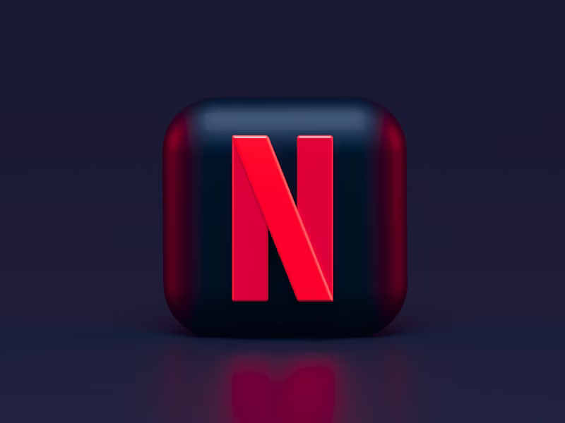 Logo et identité visuelle sur table